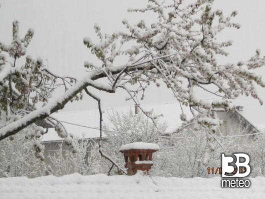 Ceva nevicata 11 Aprile 2012