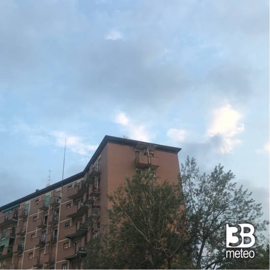 Nuvole sul cielo della comasina