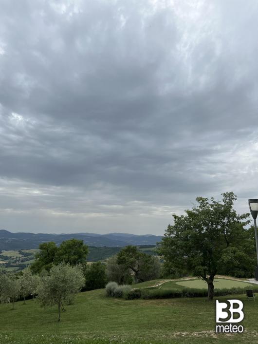 pioggia sulle colline di Gubbio