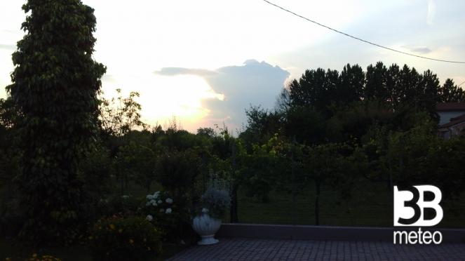 Nube elefante nel cielo a Lutrano