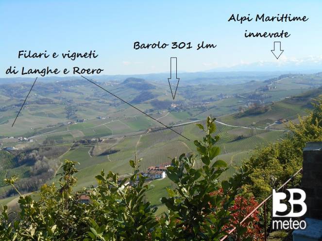 Le Langhe, Barolo e le Alpi Marittime viste dal belvedere di La Morra