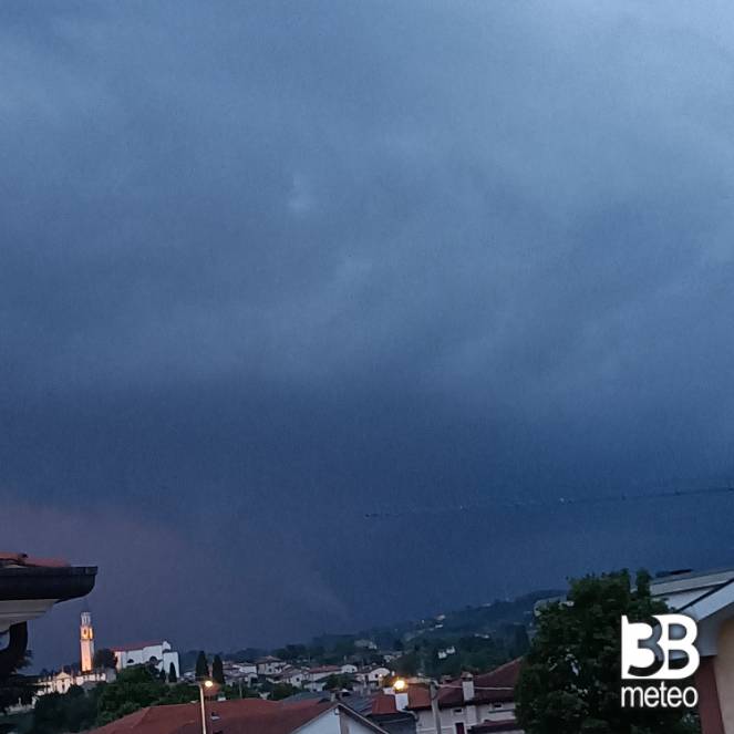 tornado in arrivo