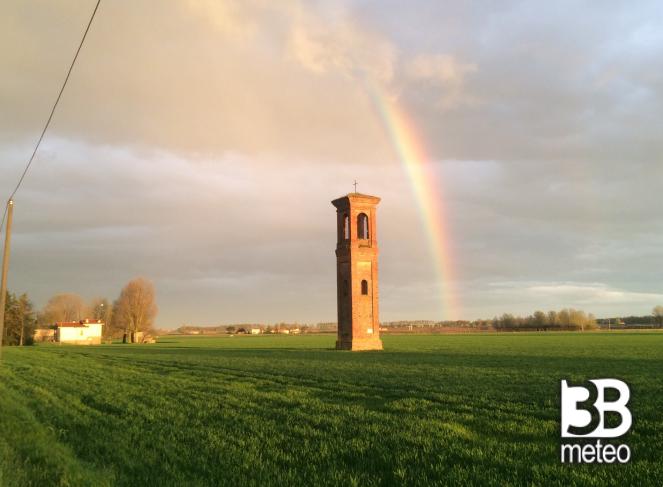 Il campanile e l'arcobaleno