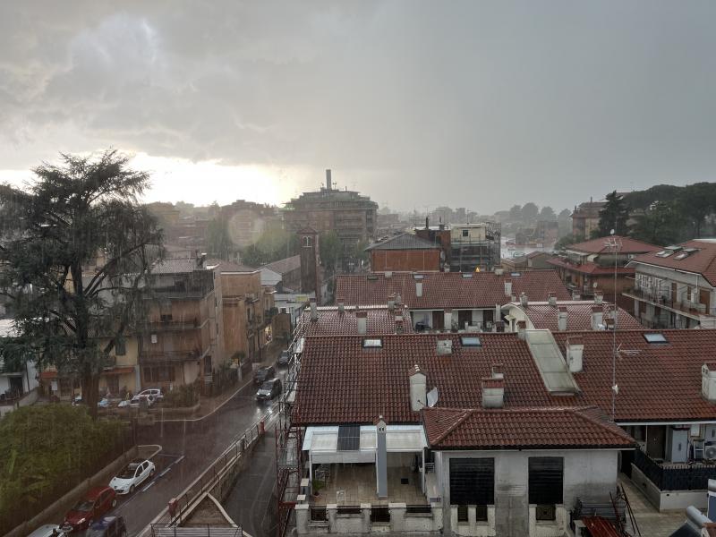 pioggia grandine e vento