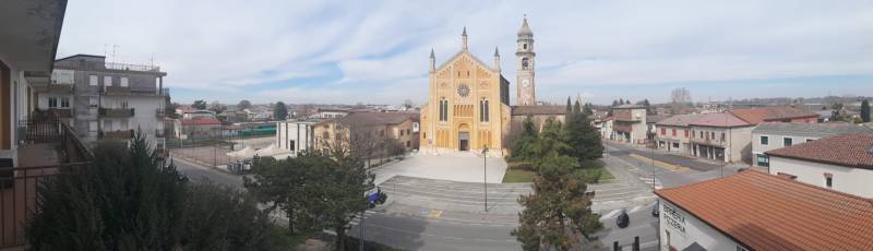 piazzale della chiesa