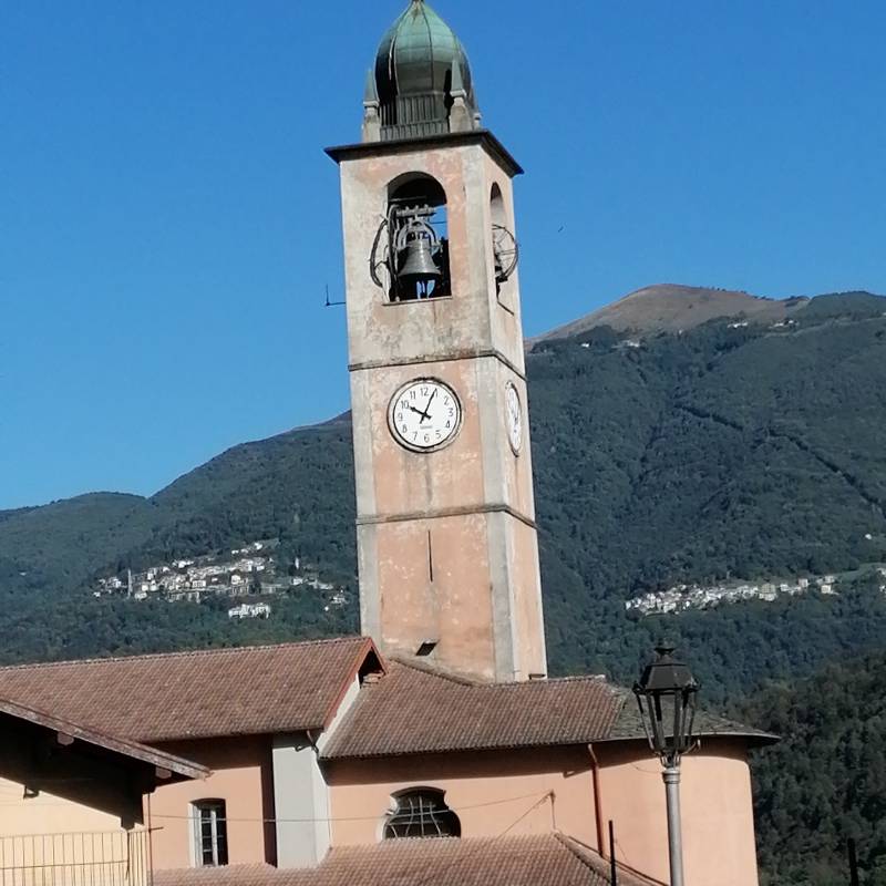 Cortenova sullo sfondo alpe giumello