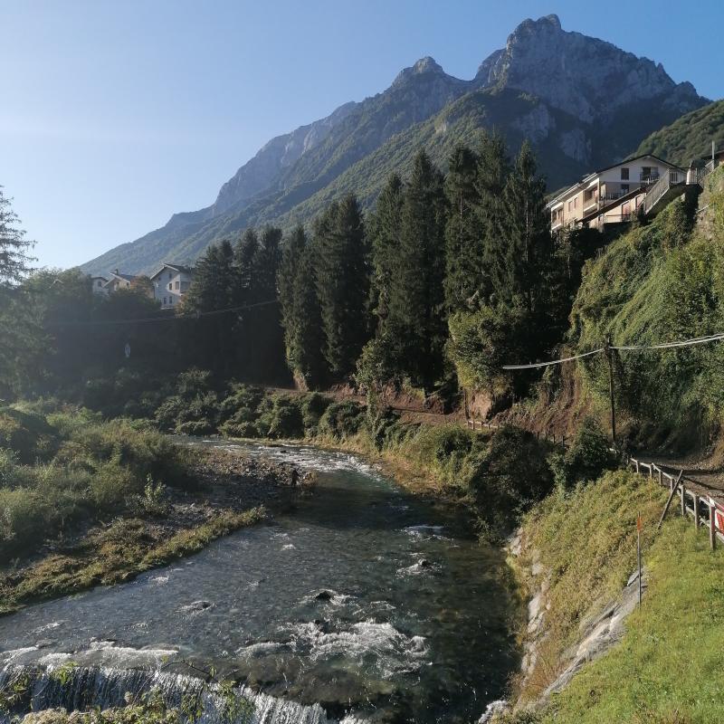 Pioverna e sullo sfondo la grigna