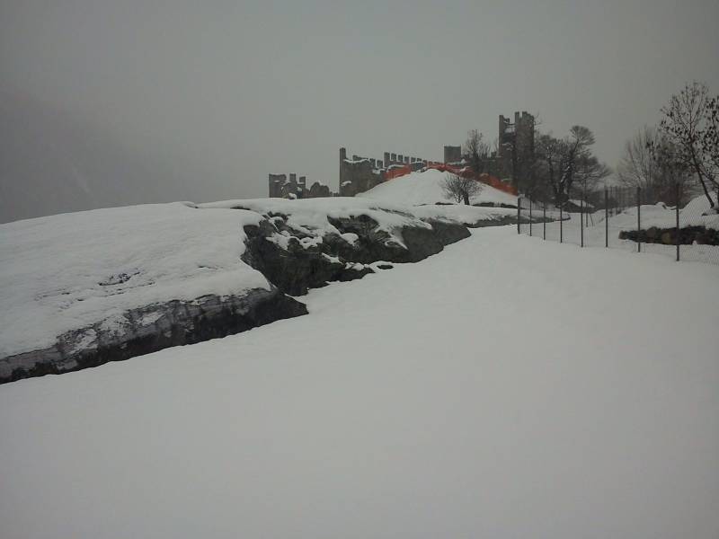 il castello visconti venosta dinverno