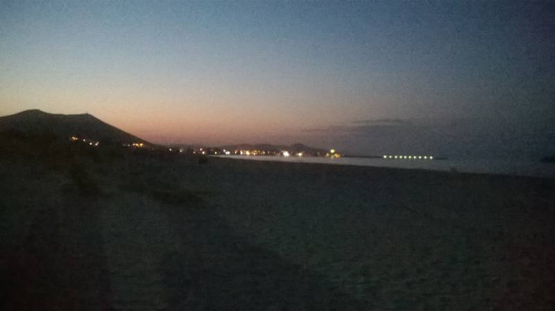 la caletta spiaggia di notte