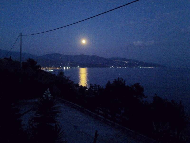 luna piena sul golfo di Elea-Velia