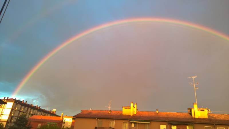 Bellissimo arcobaleno a Milano