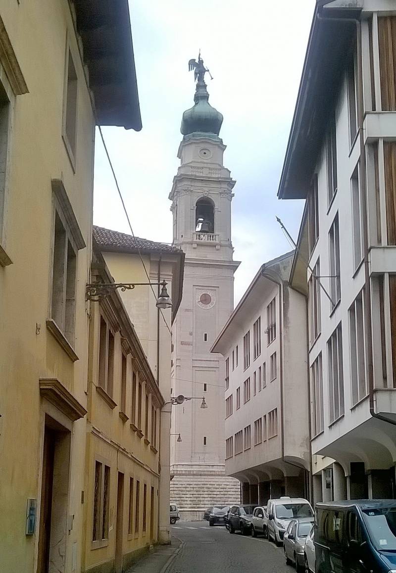 il campanile del Duomo da via s.andrea