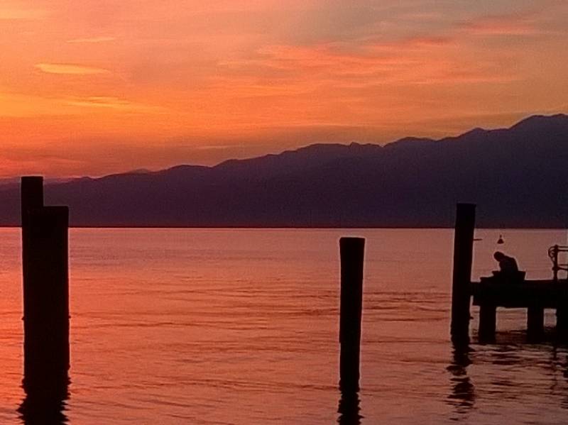 tramonto sul lago da Lazise