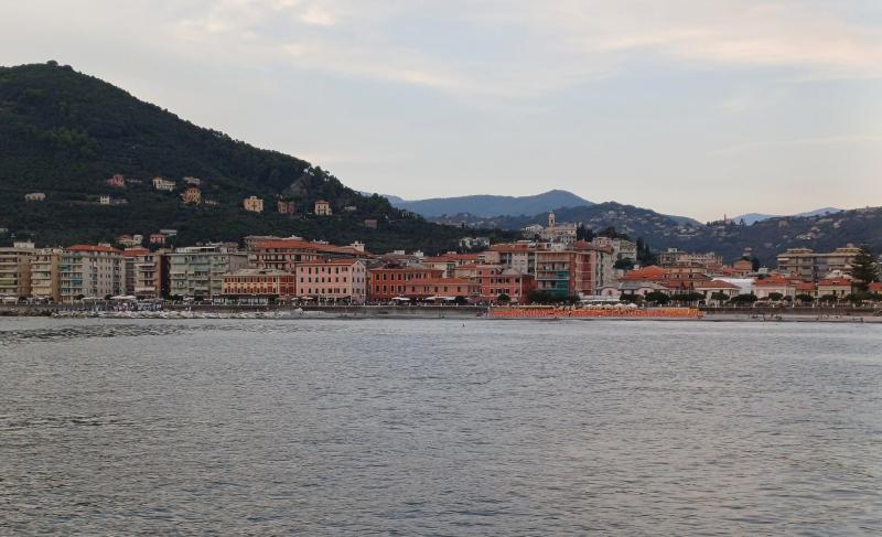 Chiavari dal mare