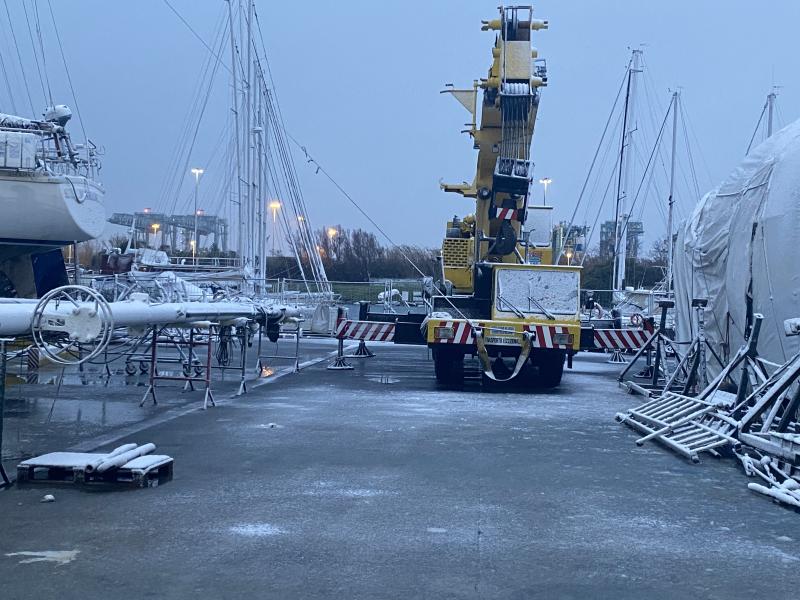 Cantiere mostes innevato