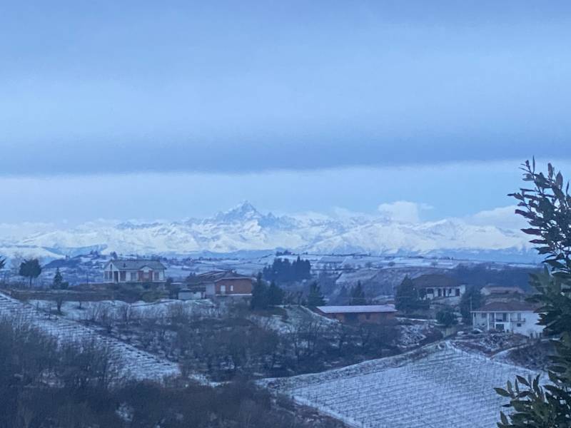 Il monviso visto dal basso monferrato vinchio.