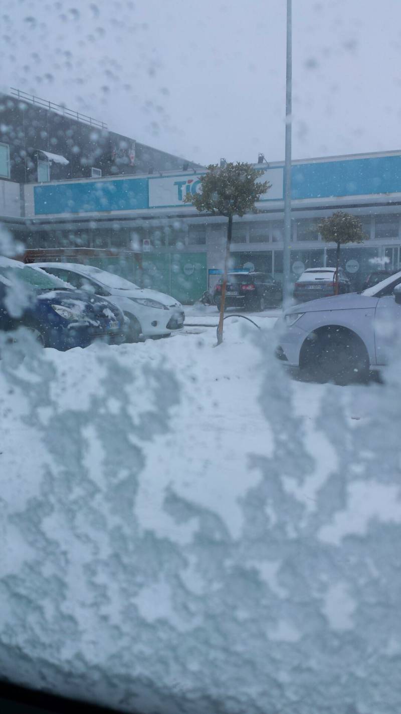 Anche oggi grande nevicata a montecchio emilia
