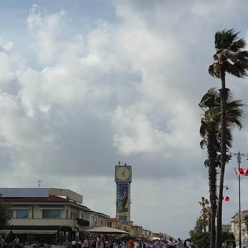 Nuvole su Viareggio