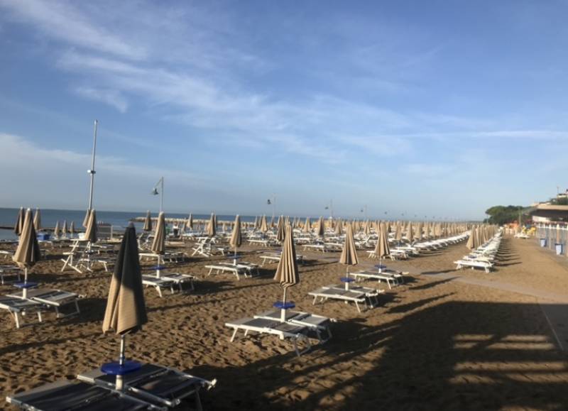 Porto Santa Margherita - Spiaggia Prima Baia al mattino presto foto Antonio Garatti
