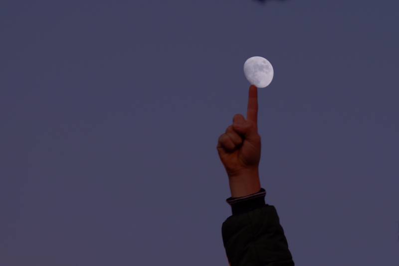 Luna in equilibrio
