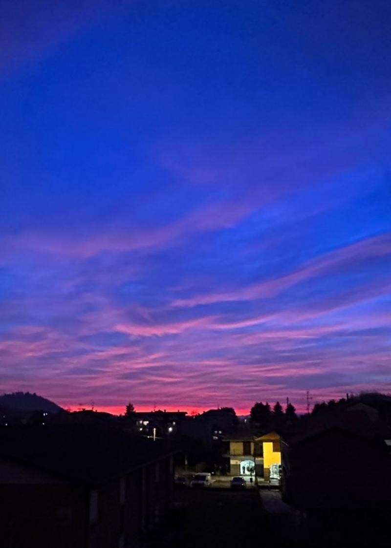 onde di colore al tramonto