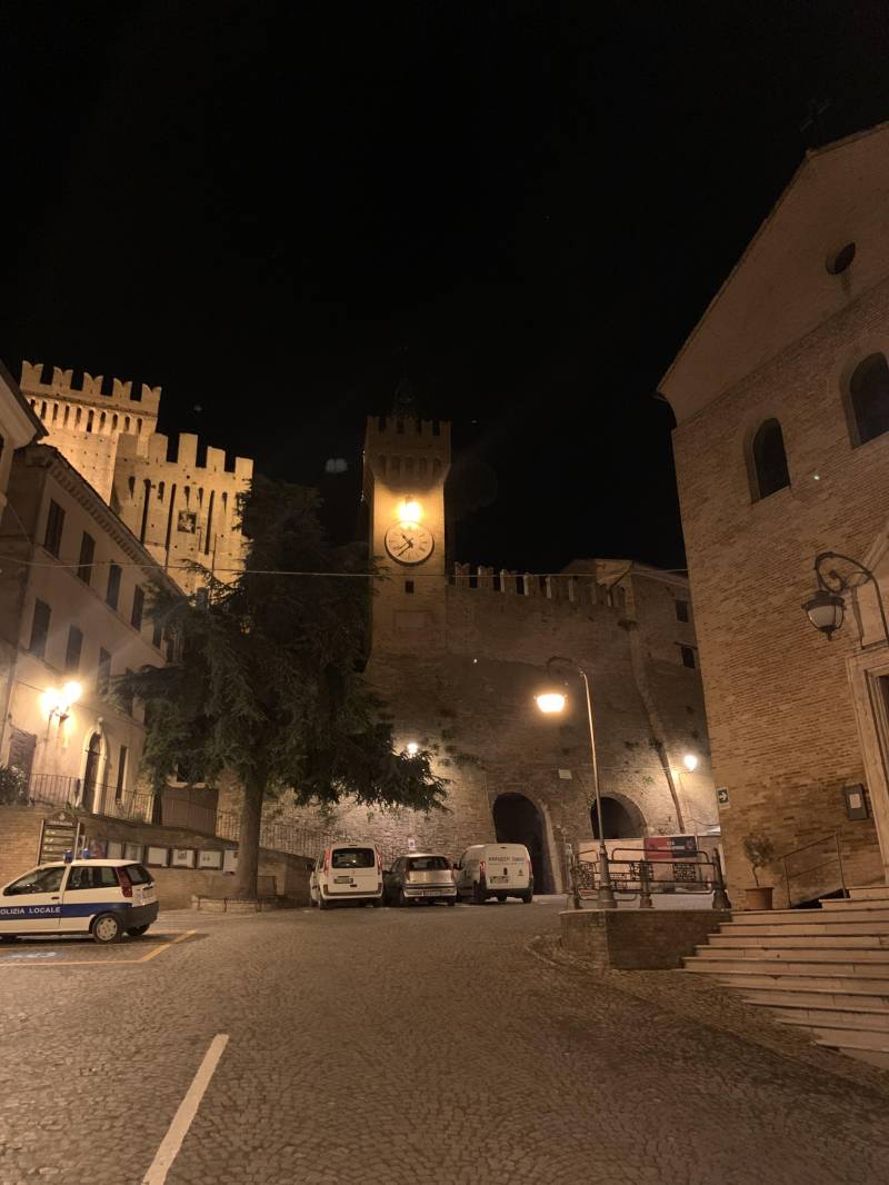 Offagna di notte
