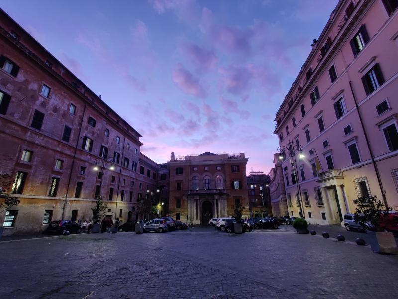 non so che piazza sia ma bel tramonto