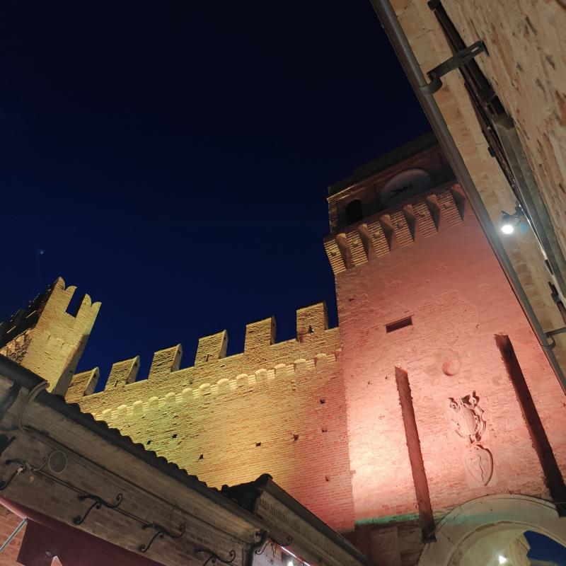 Alle porte del castello