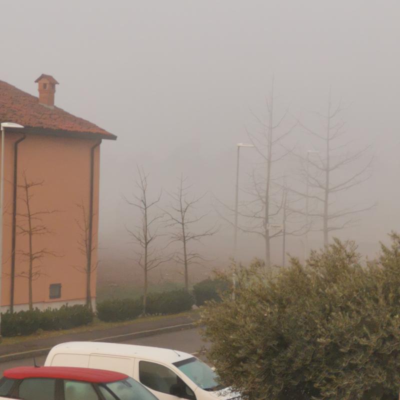 Tempo sbagliato a Solza non ci sono nuvole ma e' nebbioso