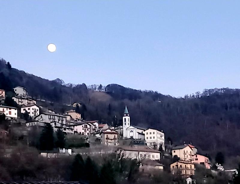 luna sopra Veleso