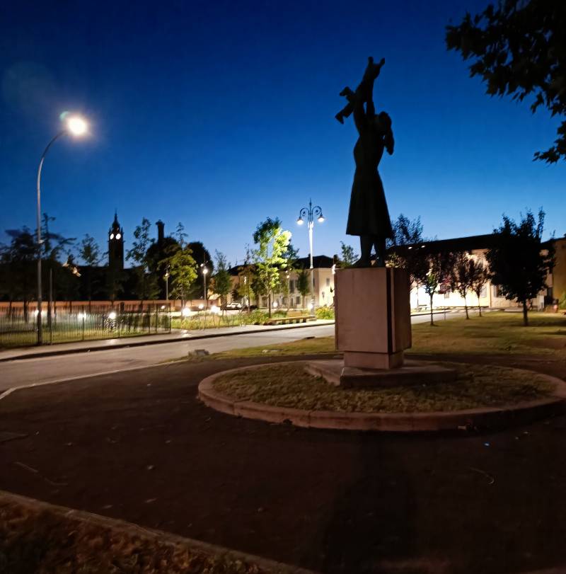 Livraga by night.