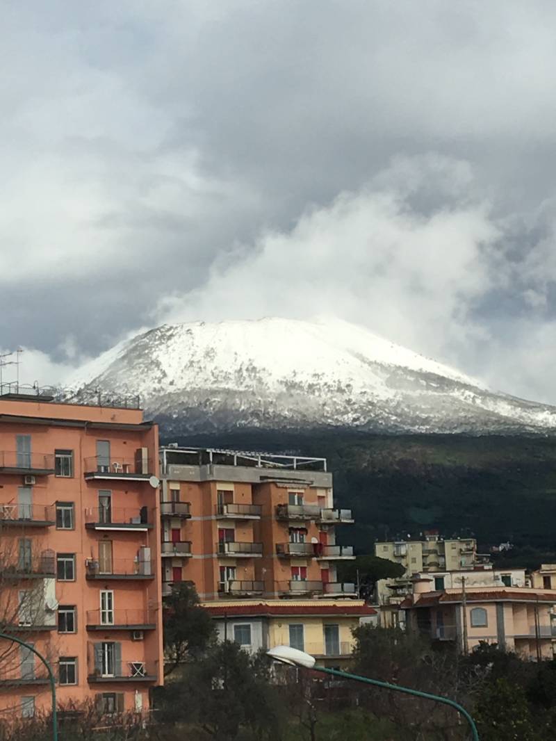neve sul Vesuvio 