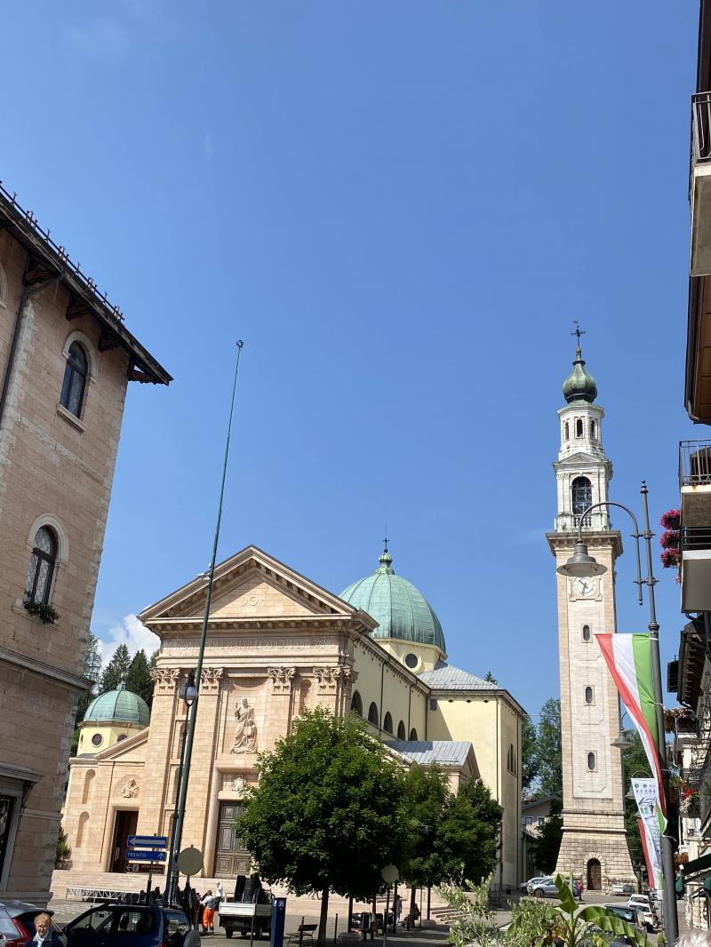 Cieli azzurri sul Duomo di San Matteo