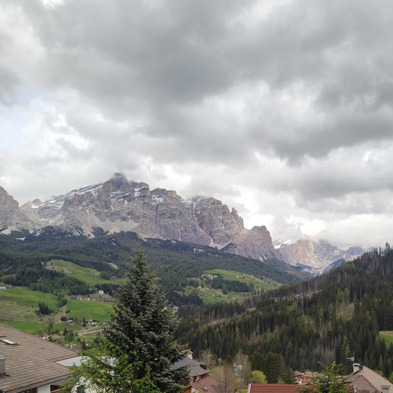 La villa - vista verso il la stella e conturines