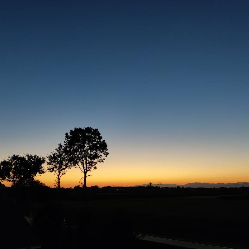 Tramonto con meraviglioso contrasto di colori...