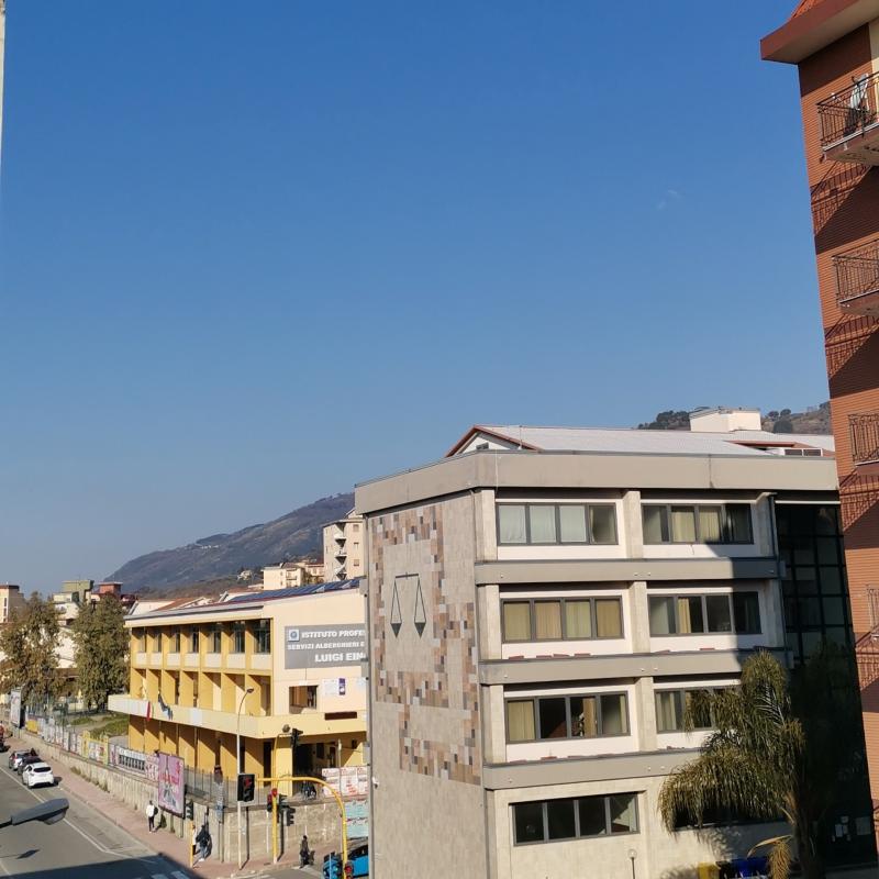 Cielo azzurro su lamezia terme ore 755 22 marzo 2022 martedi' temperaturan11 gradi