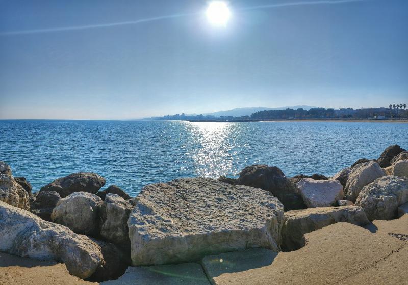 passeggiata sul mare