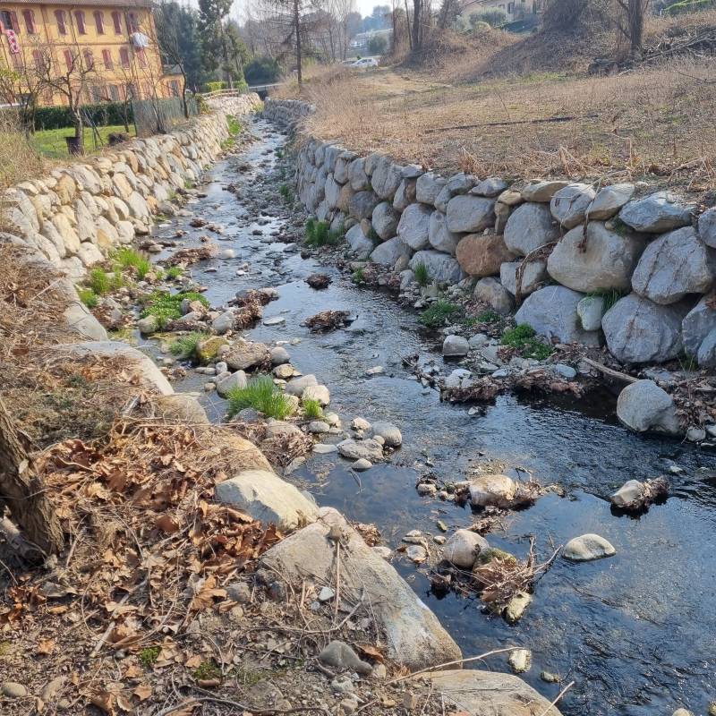 Torrente lavandaia tra via molinello e via lavandaia