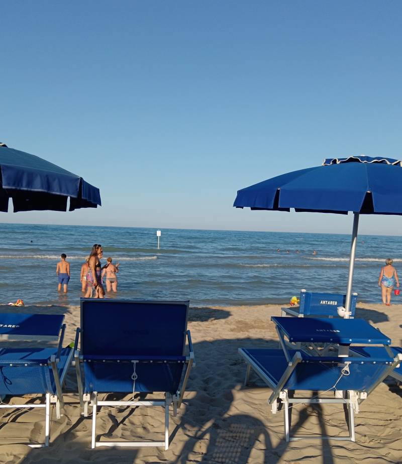 spiaggia stabilimento antares
