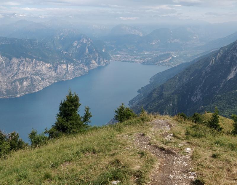 riva del garda vista dal monte baldo