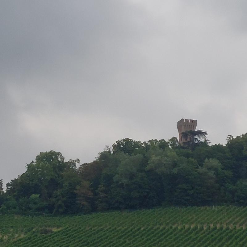 Nubi minacciose sul castello