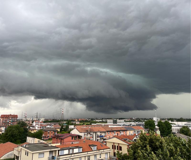 Temporale direzione sud-ovest nord-est da Bollate