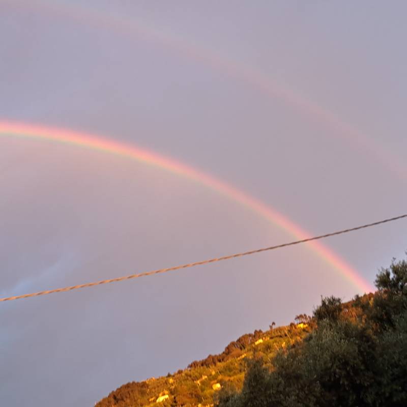 meraviglioso arcobaleno per tutti voi di 3b meteo da pietrasanta