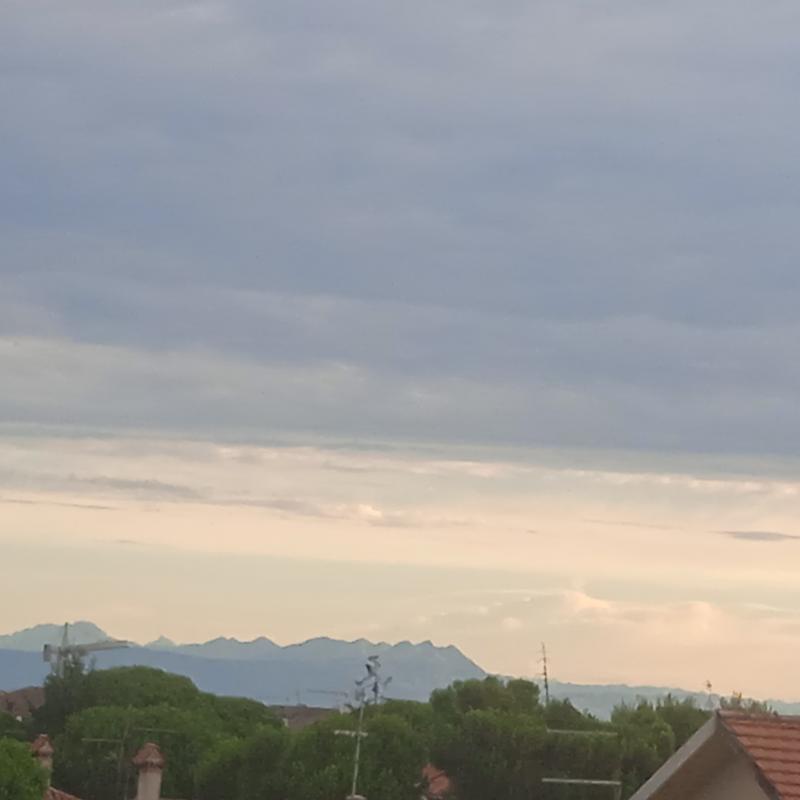 Prevedono grandinate abbondanti a Milano preparatevi alle palle di ghiaccio