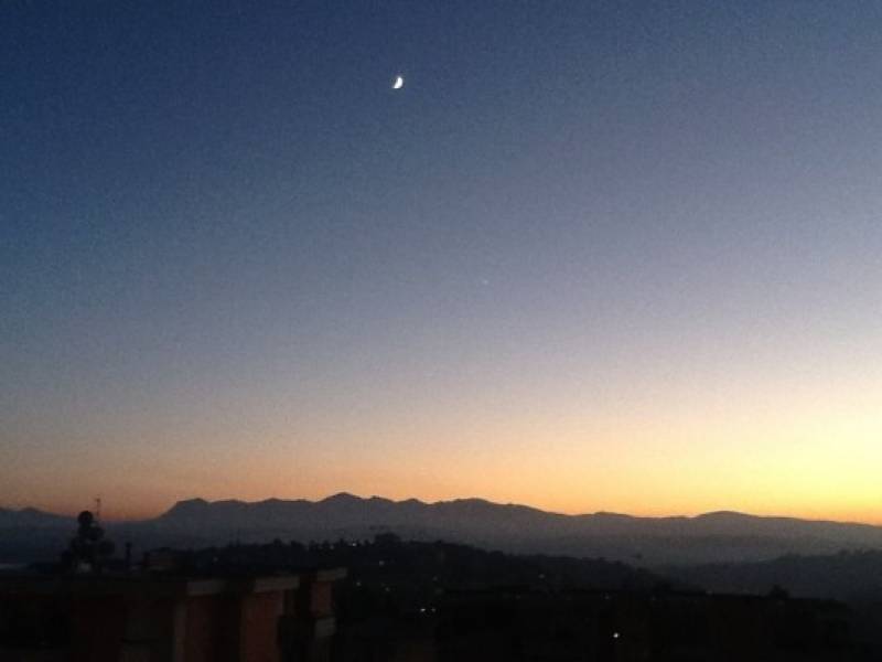 Luna al tramonto sui Sibillini
