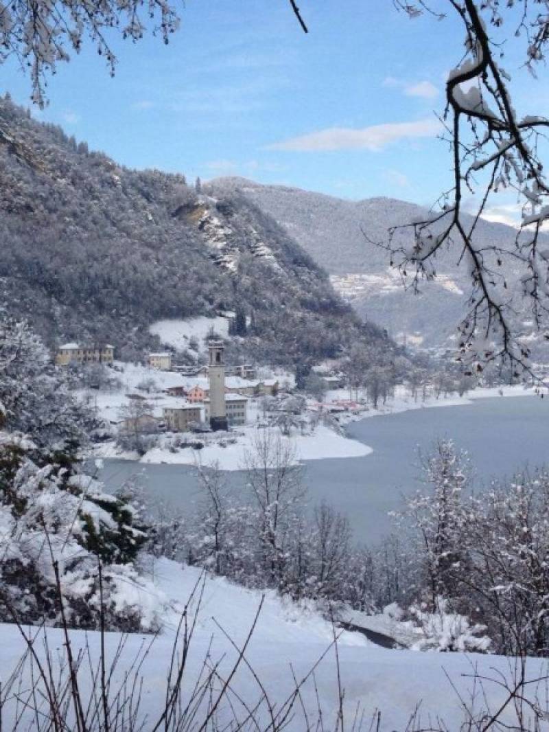 Lago del Corlo (Winter)