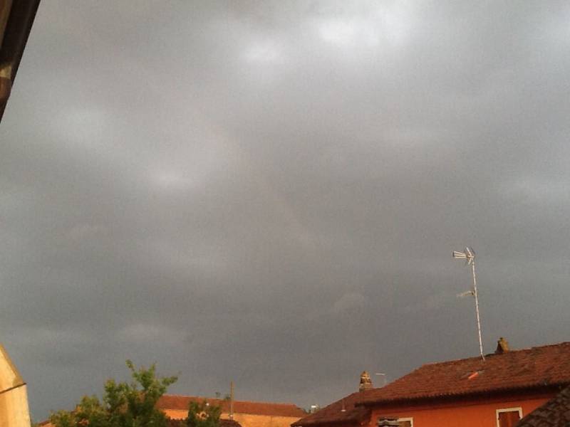 L'arcobaleno durante un temporale