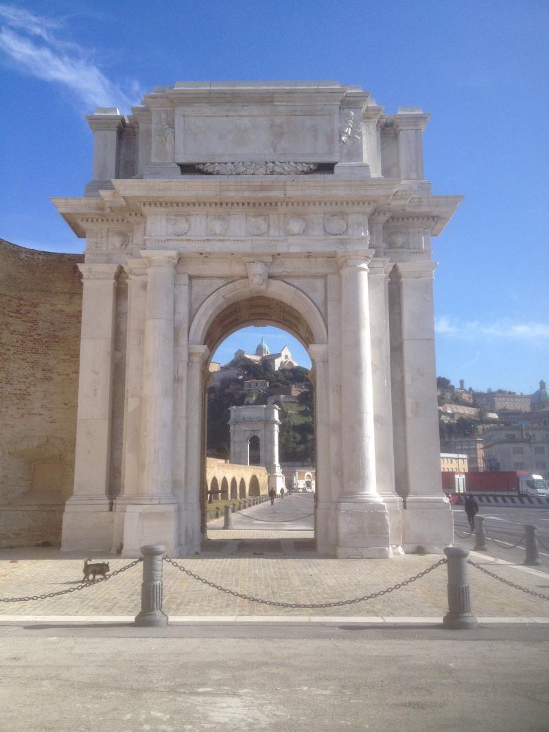 Arco Clementino e Arco di Traiano