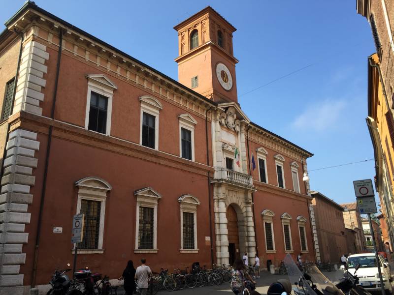 Biblioteca Di Ferrara