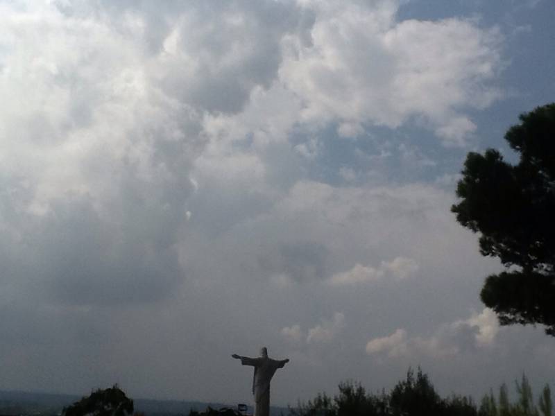 Nuvoloso sulla valle d'itria a cisternino